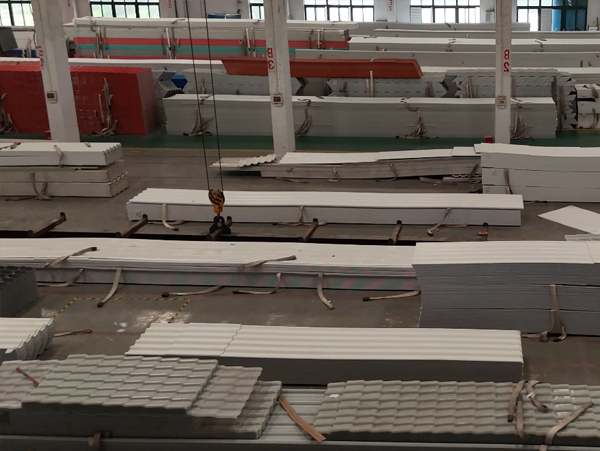 Qual &egrave; la migliore copertura in policarbonato o PVC? Risposte oneste da un produttore di coperture in PVC